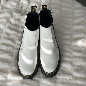 DR. MARTENS 2976 Quad Platform Womens White Chelsea Boots